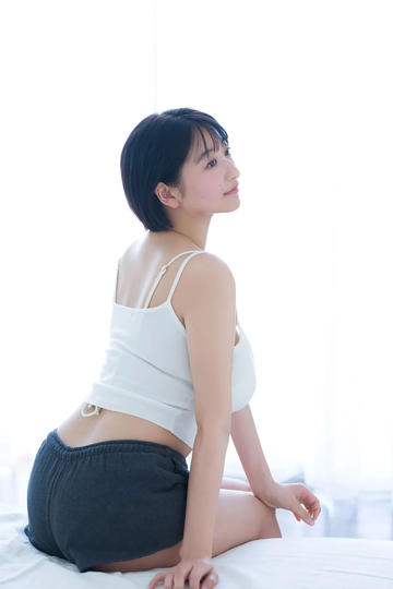 亚洲av综合一区二区